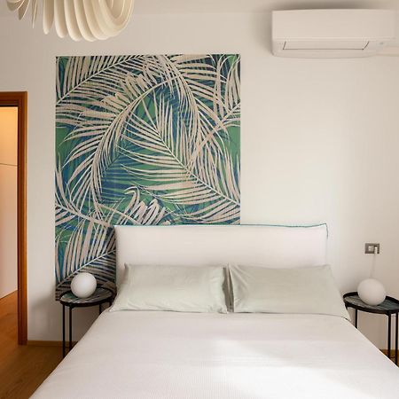 Suite 51 Appartamento Con Terrazzo A 50 Mt Dal Lago - Private Parking (Adults Only) Arona Kültér fotó
