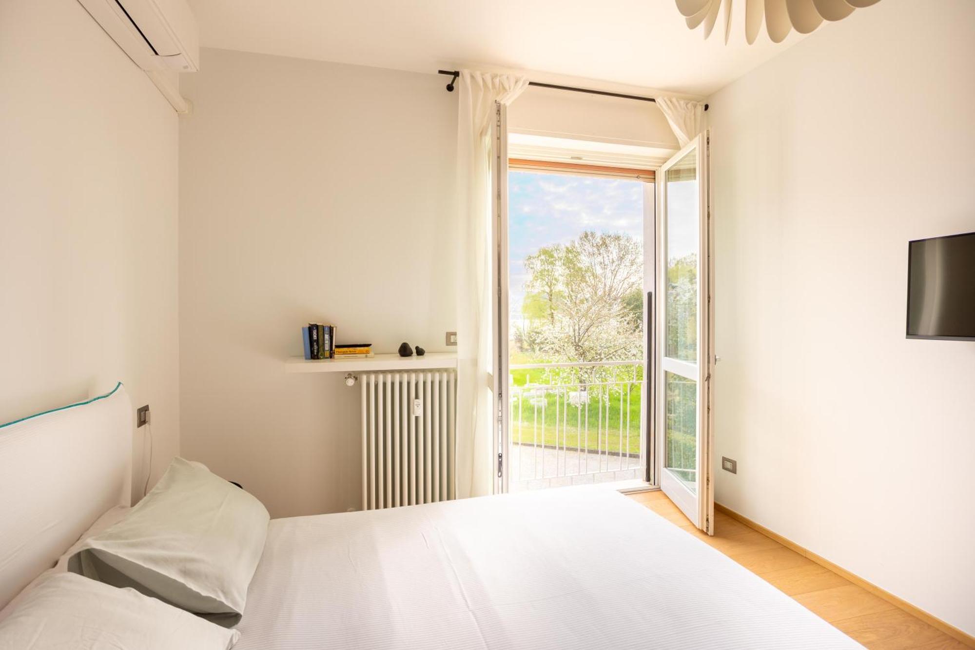 Suite 51 Appartamento Con Terrazzo A 50 Mt Dal Lago - Private Parking (Adults Only) Arona Kültér fotó